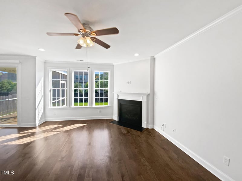 120 Martingale Dr, Holly Springs, NC 27540