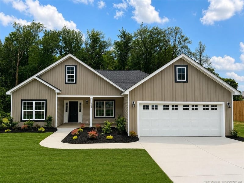 120 Mcneill St, Hope Mills, NC 28314