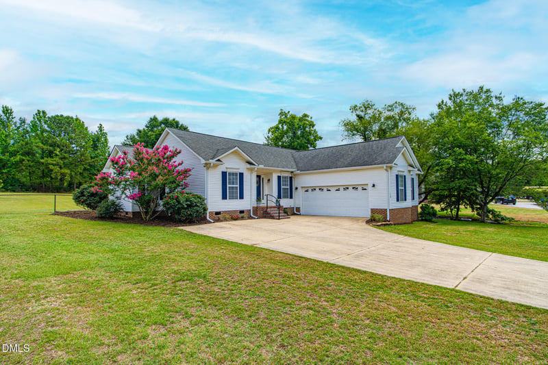 120 Mels Meadows Dr, Fuquay Varina, NC 27526