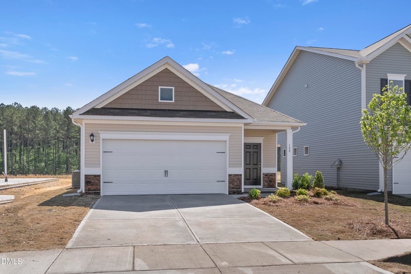 120 Oyster Tabby Dr, Lillington, NC 27546