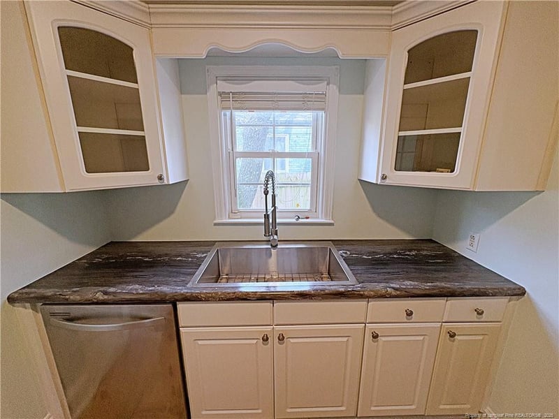 120 Pinecrest Dr, Fayetteville, NC 28305