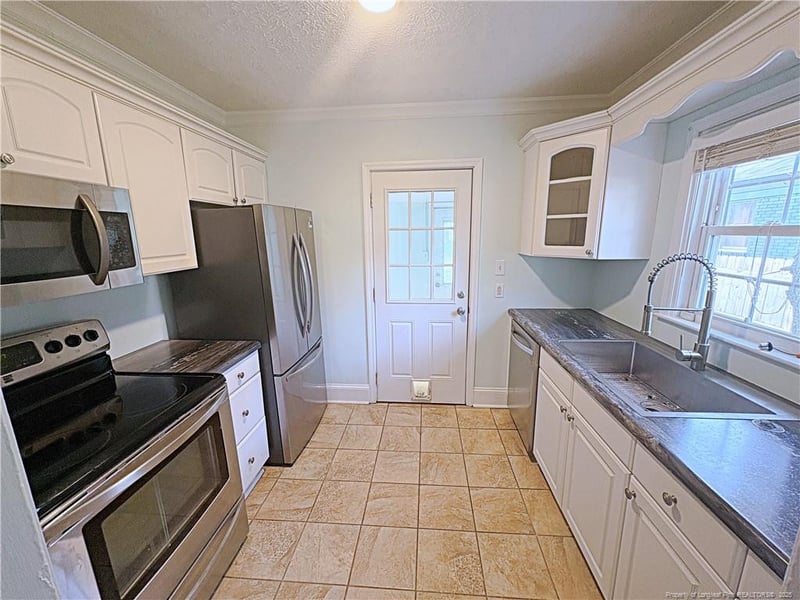 120 Pinecrest Dr, Fayetteville, NC 28305