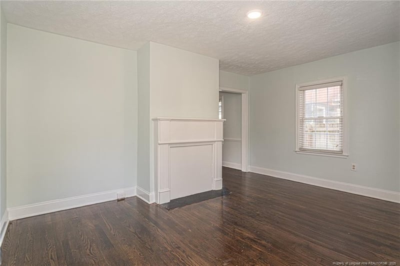 120 Pinecrest Dr, Fayetteville, NC 28305