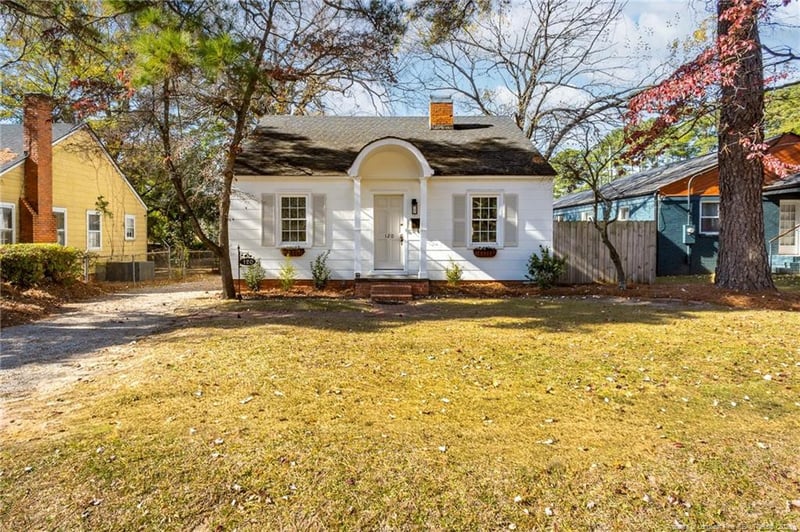 120 Pinecrest Dr, Fayetteville, NC 28305