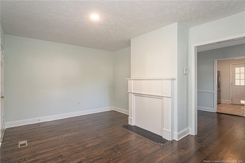 120 Pinecrest Dr, Fayetteville, NC 28305