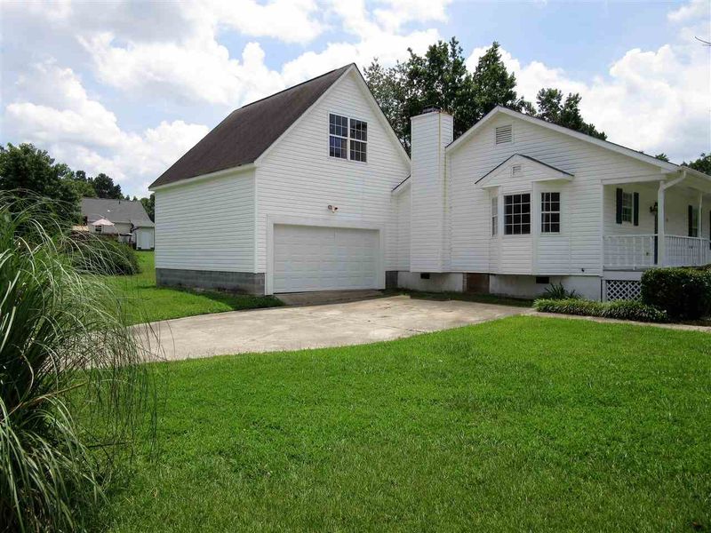 120 Pineview Dr, Zebulon, NC 27597