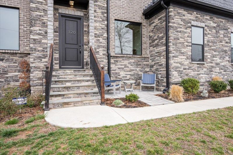 120 Pittard Sears Rd, Cary, NC 27519