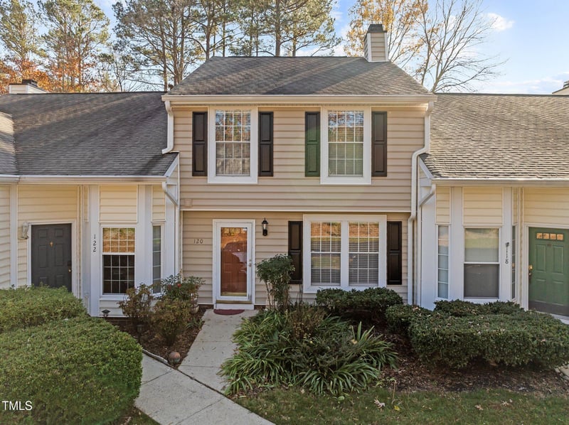 120 Riverwalk Cir, Cary, NC 27511