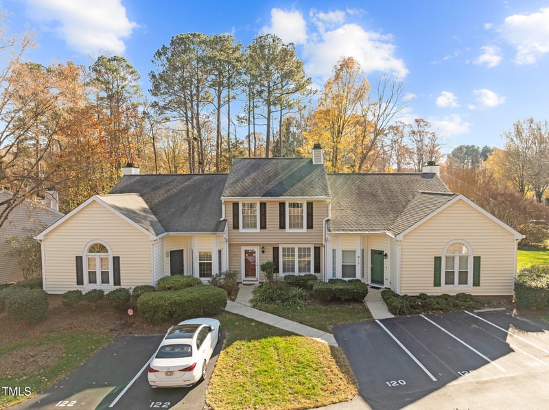 120 Riverwalk Cir, Cary, NC 27511