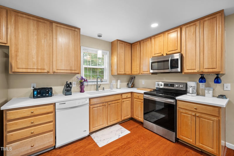 120 Ses Dr, Clayton, NC 27520
