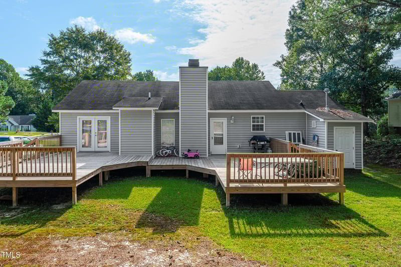 120 Ses Dr, Clayton, NC 27520