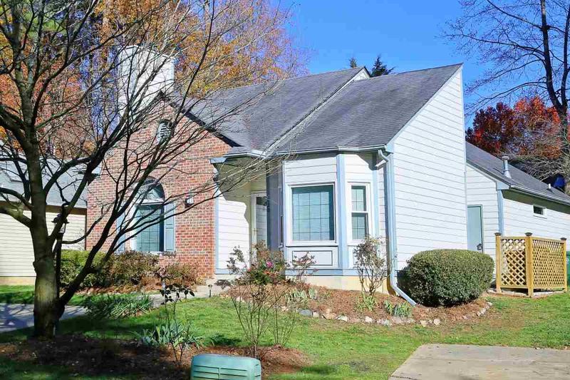 120 Sterlingdaire Dr, Cary, NC 27511