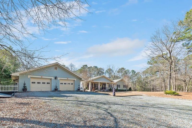 120 Walnut Dr, Benson, NC 27504