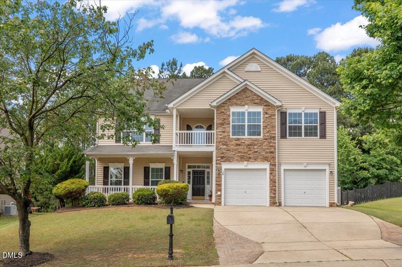 120 Wellspring Dr, Holly Springs, NC 27540