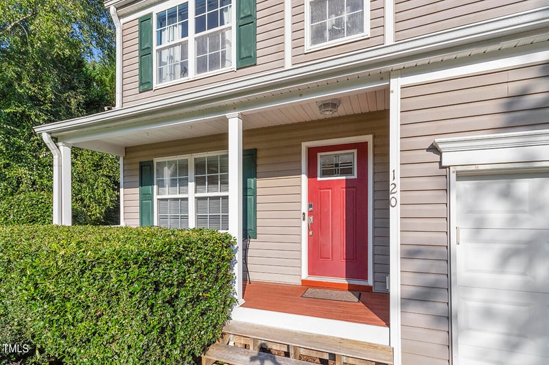 120 Westcott Ct, Holly Springs, NC 27540