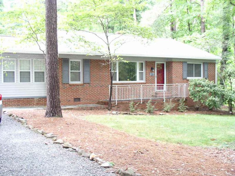 120 Windsor Pl, Chapel Hill, NC 27516