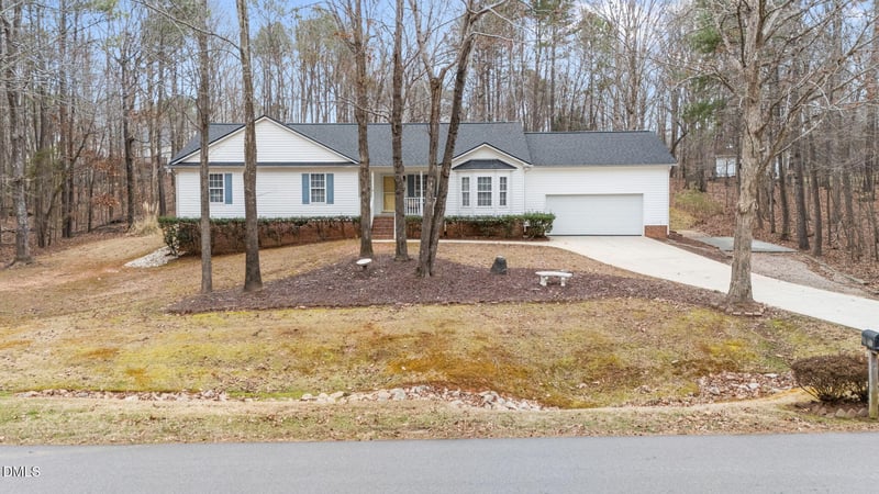 120 Woodcroft Dr, Youngsville, NC 27596