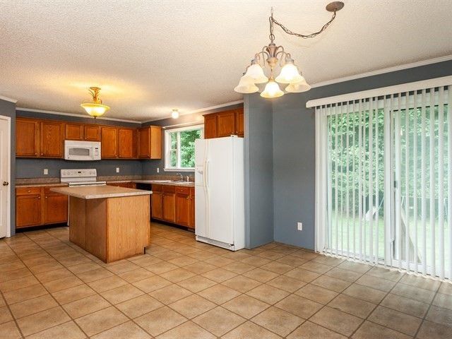 120 Wooten Ln, Zebulon, NC 27597