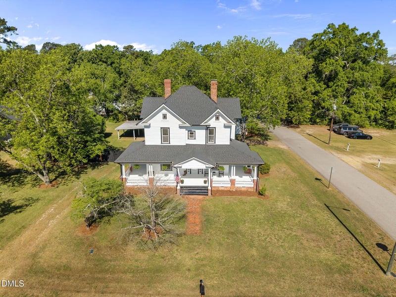 1200 10th St, Lillington, NC 27546
