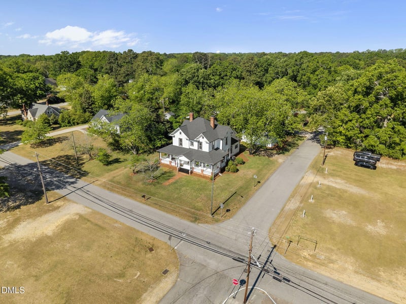 1200 10th St, Lillington, NC 27546
