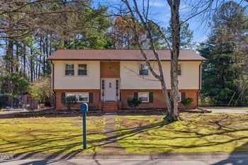 1200 Boxwood Ln, Apex, NC 27502