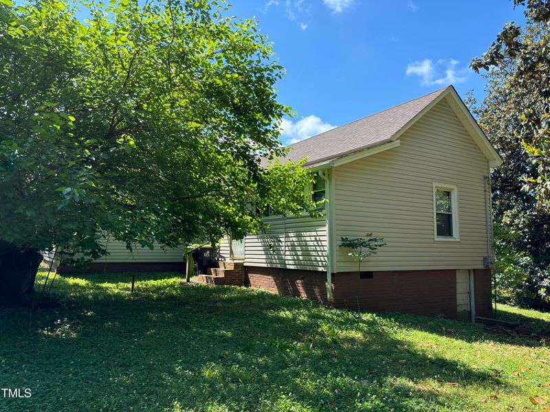 1200 Carolina St, Graham, NC 27253