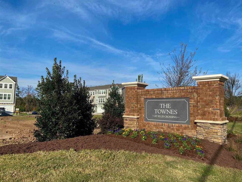 1200 Commack Dr #97, Durham, NC 27703