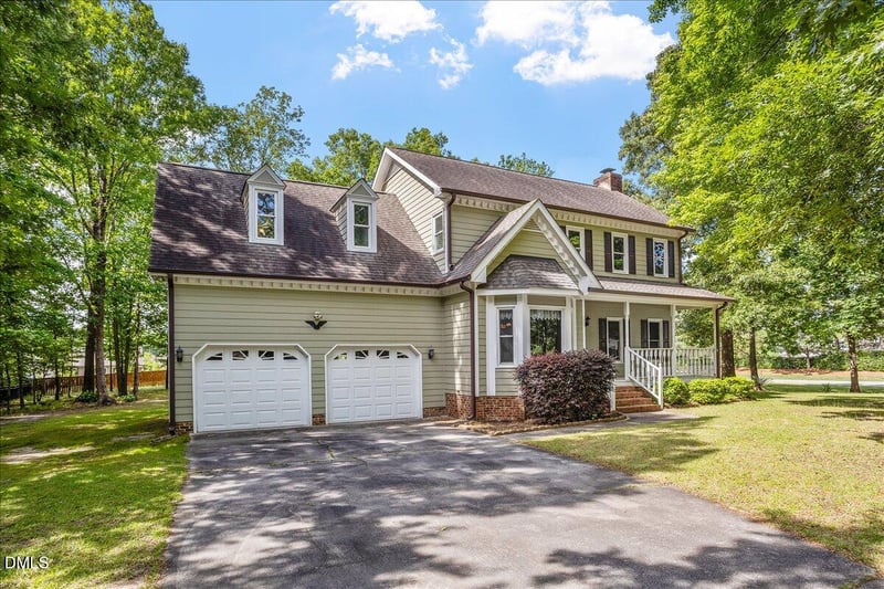 1200 Concordia Ct, Fuquay Varina, NC 27526