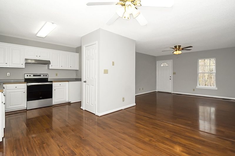 1200 Crystal View Ct, Mebane, NC 27302