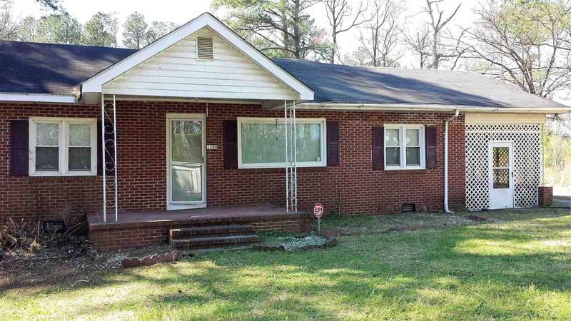 1200 Devils Racetrack Rd, Four Oaks, NC 27524
