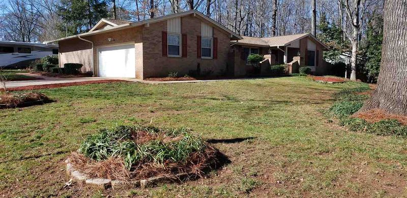 1200 Hampton Valley Rd, Cary, NC 27511