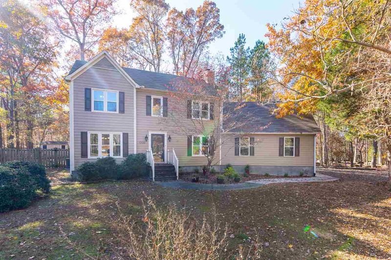 1200 Highland Trl, Chapel Hill, NC 27516