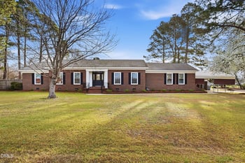 1200 Meadowlark Rd, Dunn, NC 28334
