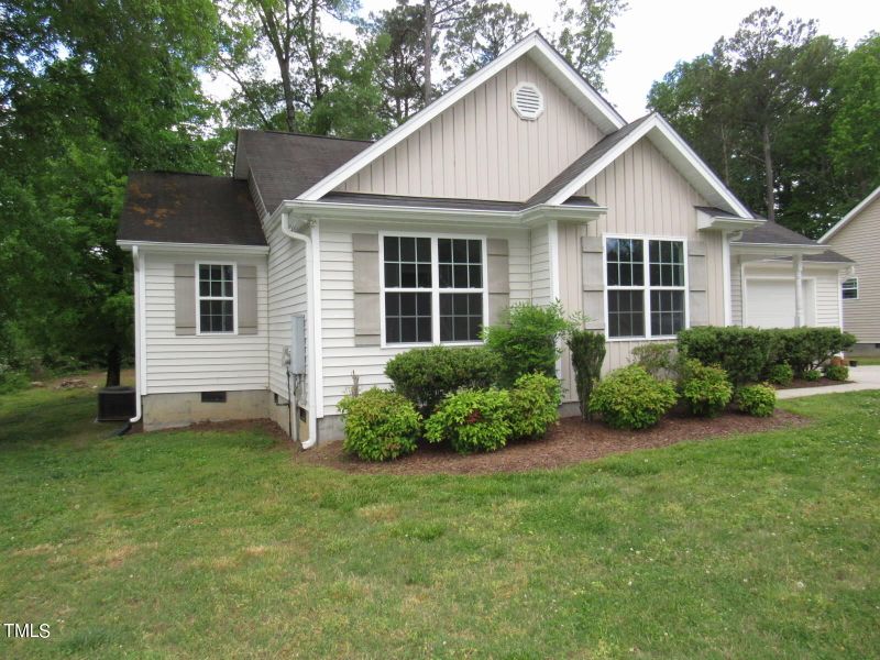 1200 E Middleton Dr, Creedmoor, NC 27522