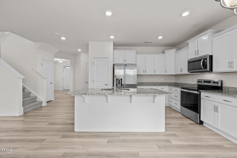 1200 Sidney Creek Dr, Zebulon, NC 27597