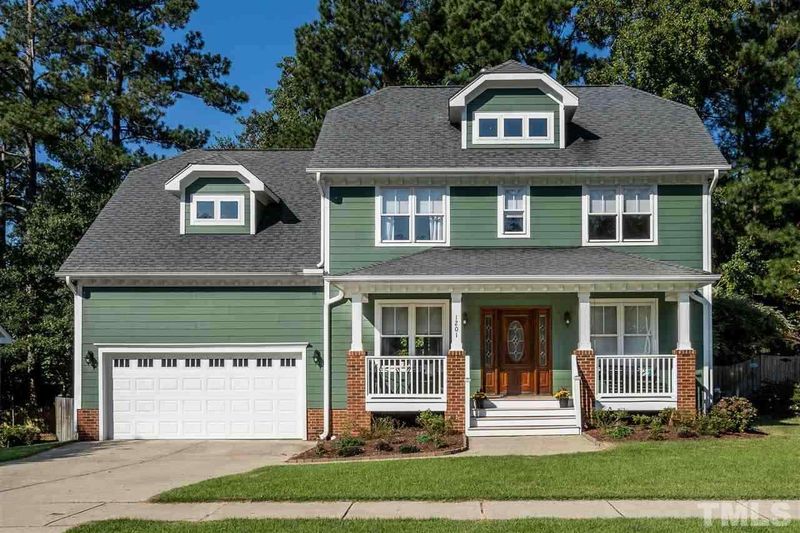 1201 Applethorn Dr, Apex, NC 27502
