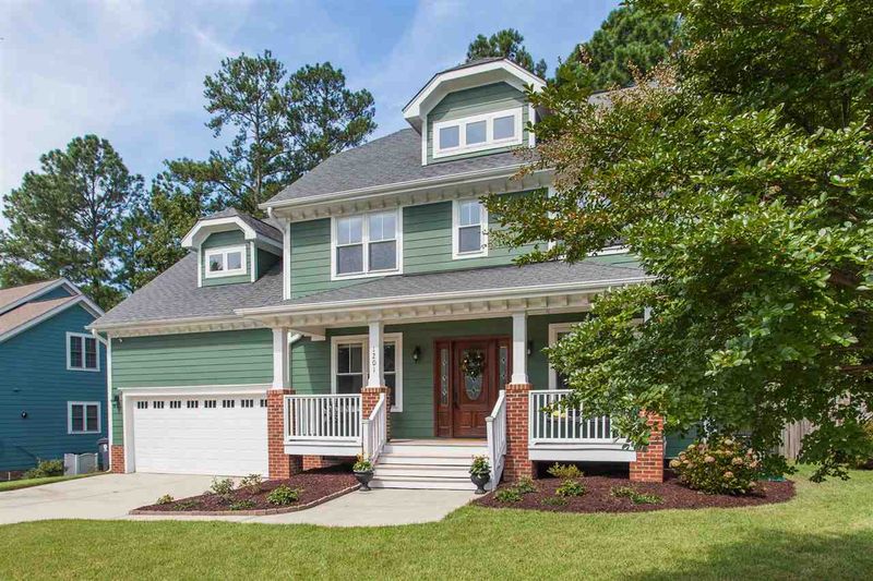1201 Applethorn Dr, Apex, NC 27502