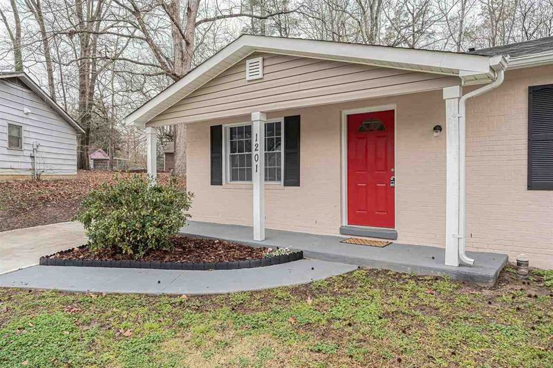 1201 Armstrong Cir, Raleigh, NC 27610