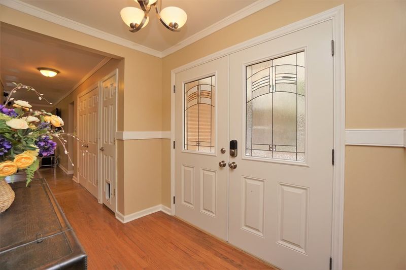 1201 Balmoral Dr, Cary, NC 27511