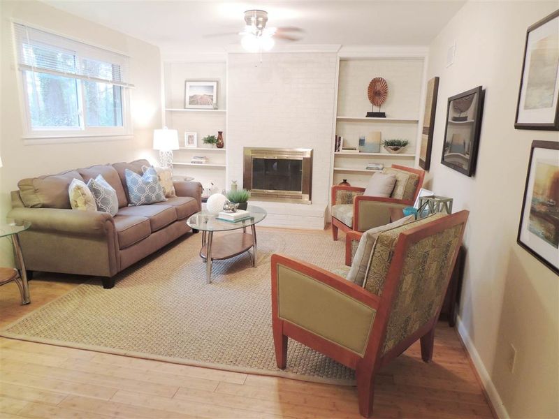1201 Cypress Rd, Chapel Hill, NC 27517