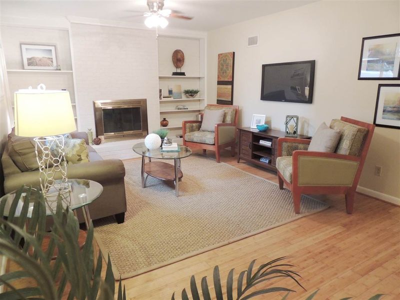 1201 Cypress Rd, Chapel Hill, NC 27517