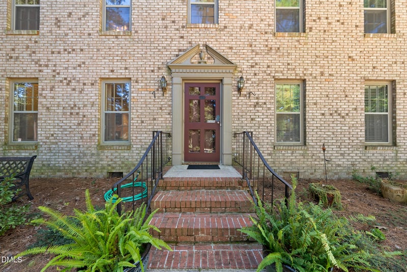 1201 Deerfield Dr, Cary, NC 27511
