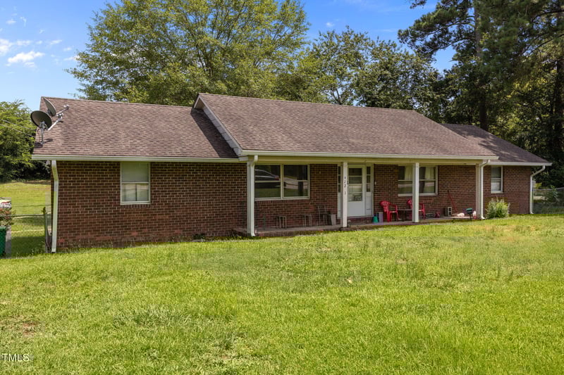 1201 Strickland Bridge Rd, Fayetteville, NC 28304