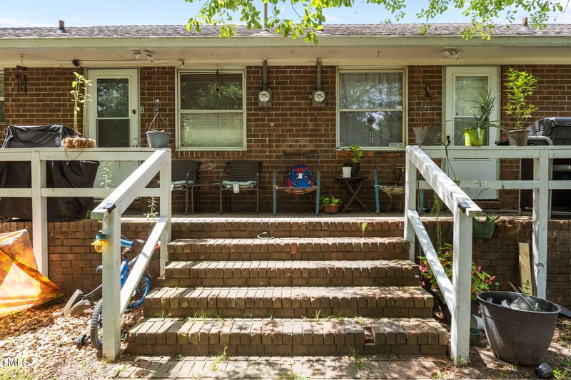 1201 Strickland Bridge Rd, Fayetteville, NC 28304