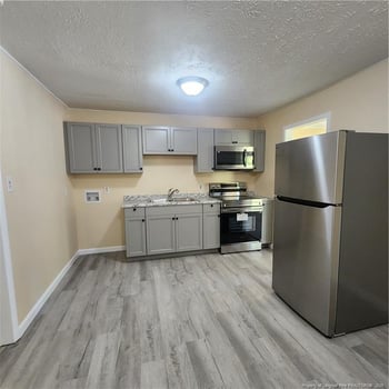 1201 Thelbert Dr, Fayetteville, NC 28301