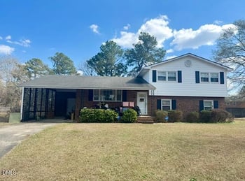 1202 Edward Cir, Spring Lake, NC 28390