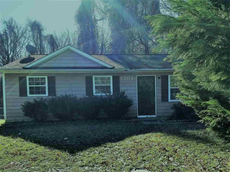 1202 Orchard Way, Durham, NC 27704