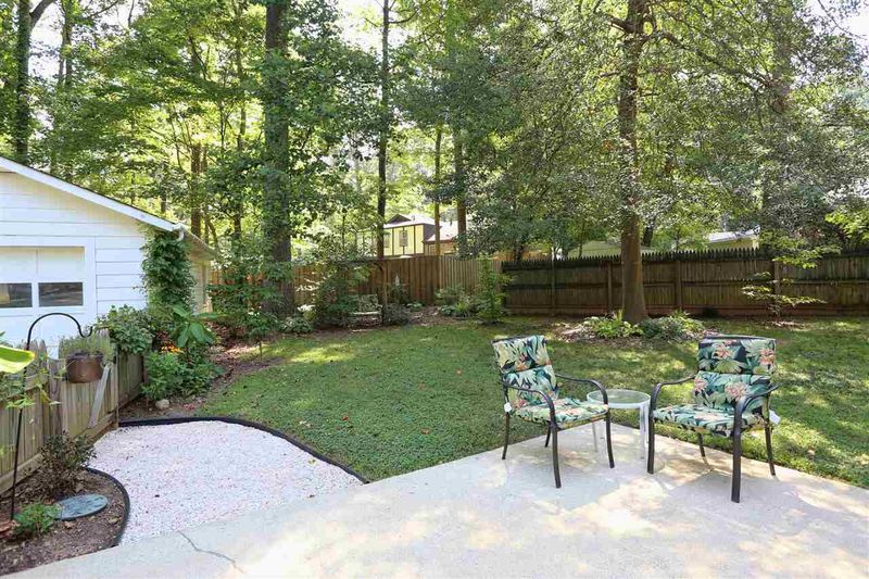 1202 Oxford Pl, Cary, NC 27511