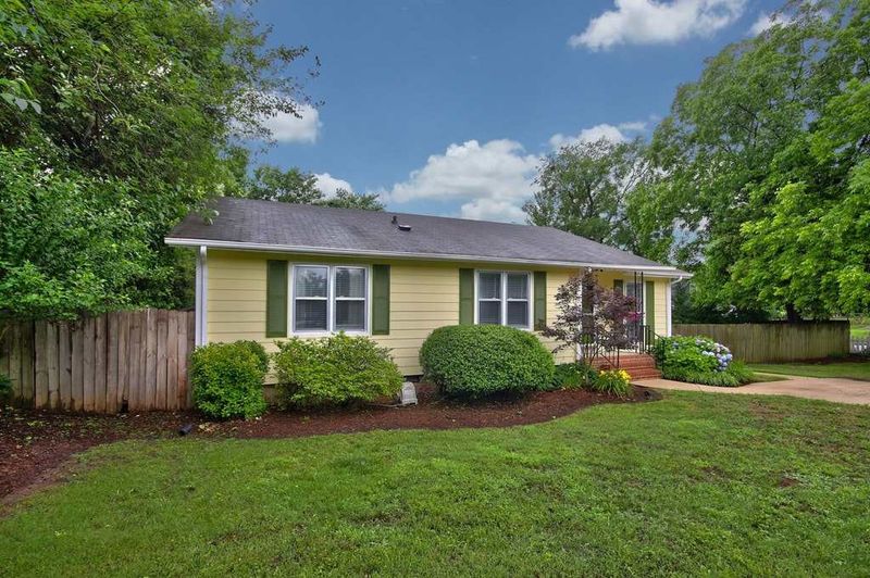 1202 Pender St, Raleigh, NC 27610