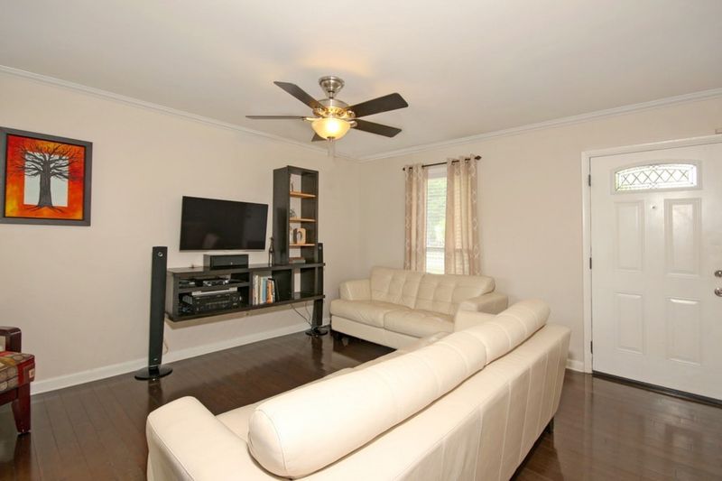 1202 Pender St, Raleigh, NC 27610